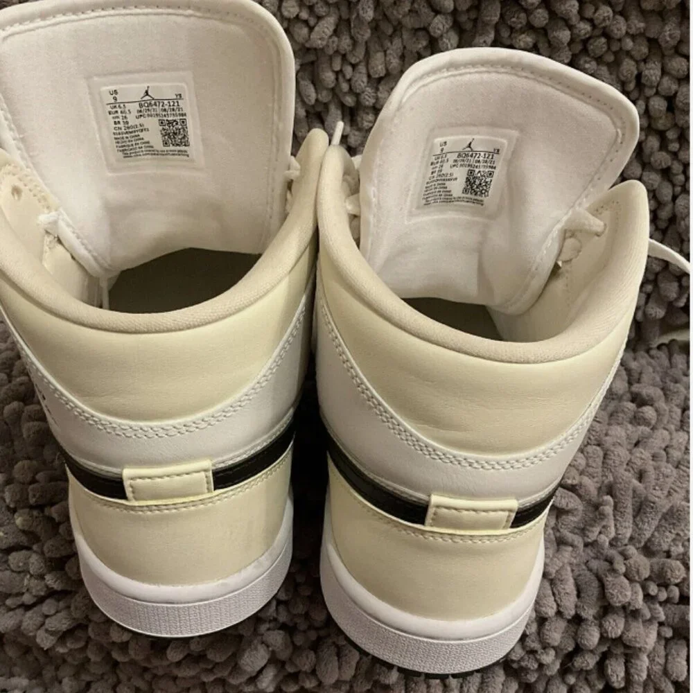 Women’s Air Jordan 1 MID Coconut Milk /Black Sz 9 euc 2021 - Picture 8 of 13